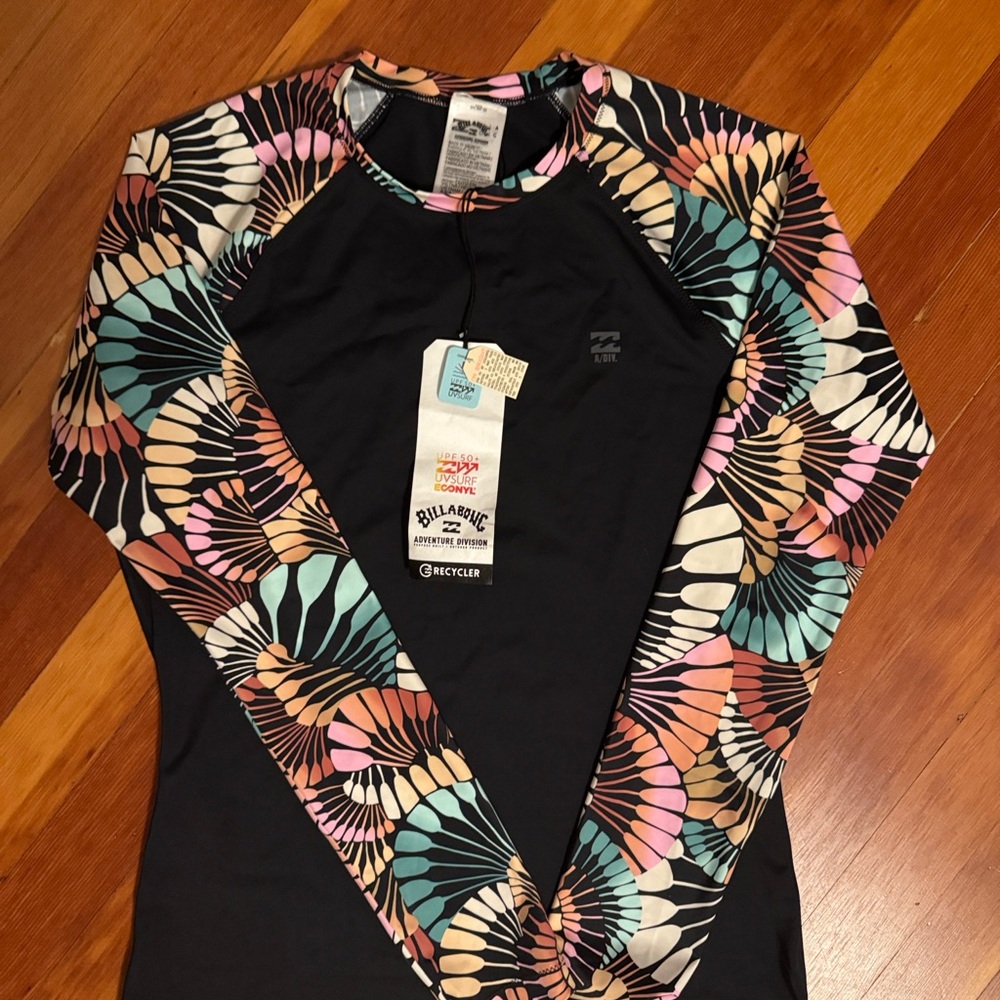 Billabong Black Rash Guard with Multicolored Fan-Print Sleeves